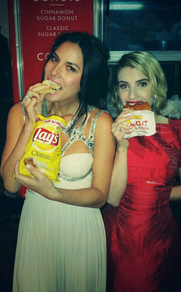 Olivia Munn, Emma Roberts, Twitter Olivia Munn, Emma Roberts, Twitter